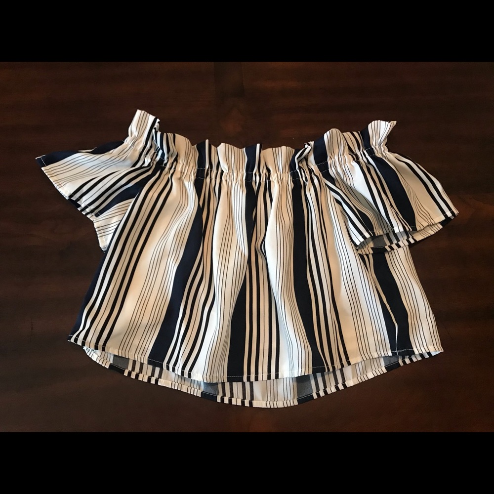 NWT Lush Navy and White crop top